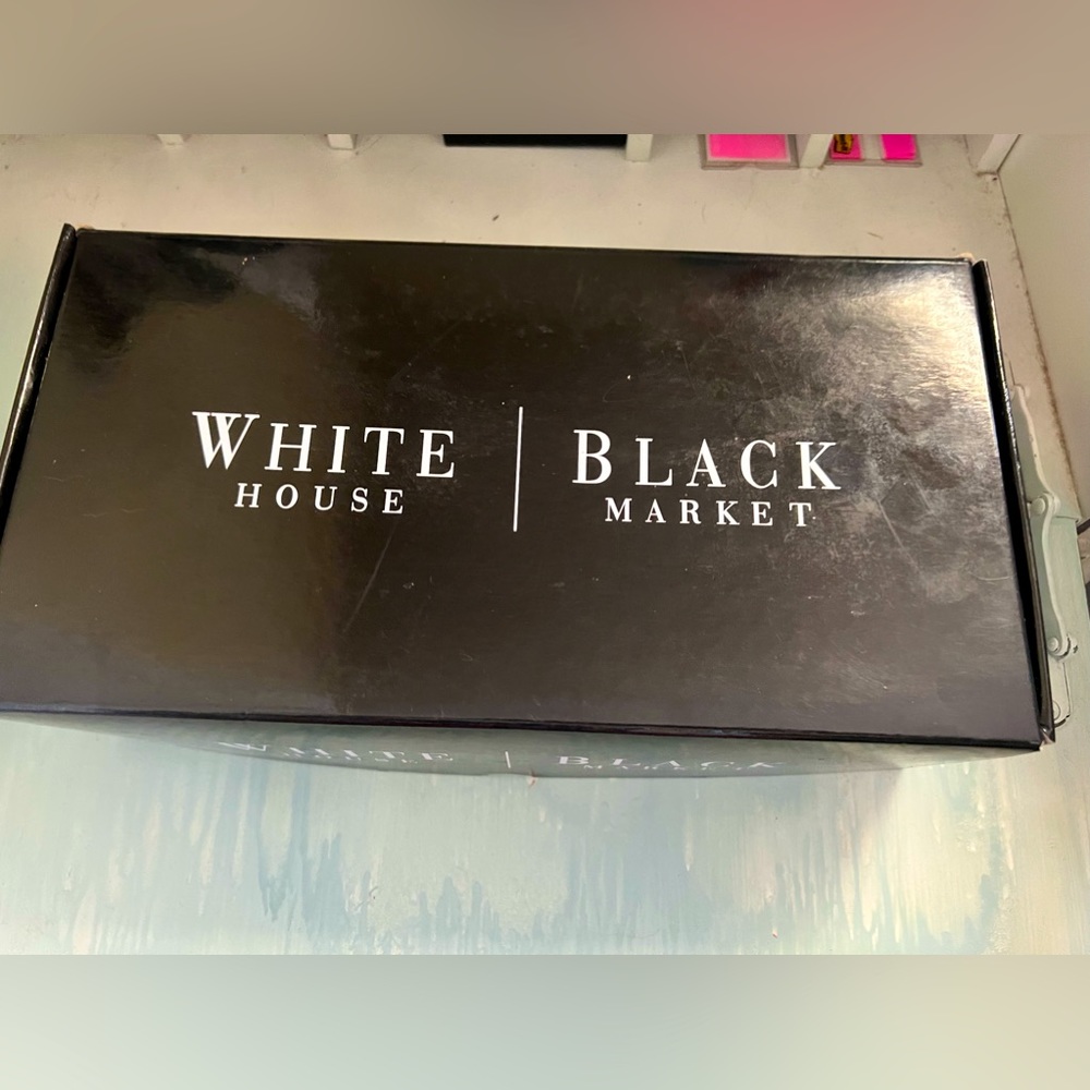 WHITE HOUSE. BLACK MARKET